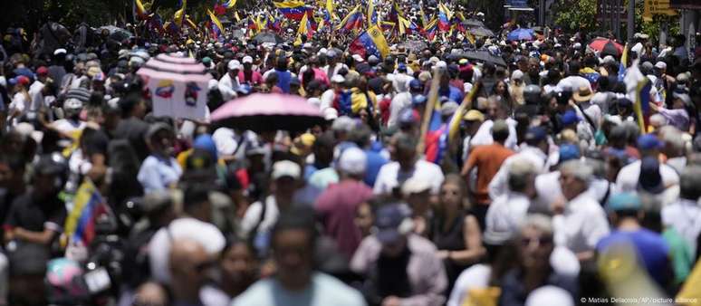 Apoiadores da oposição voltaram às ruas dias após repressão violenta de protestos contra "resultado oficial" de eleições proclamado pelo regime de Nicolás Maduro