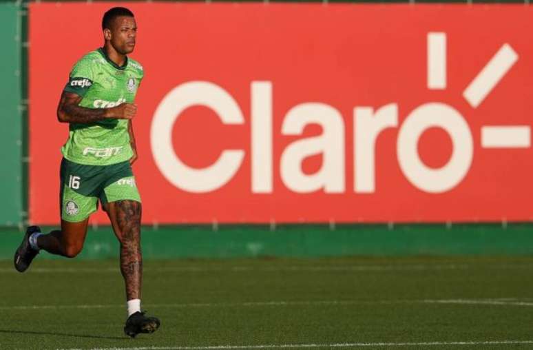 Atualmente, Caio Paulista é o lateral-esquerdo titular do Palmeiras –