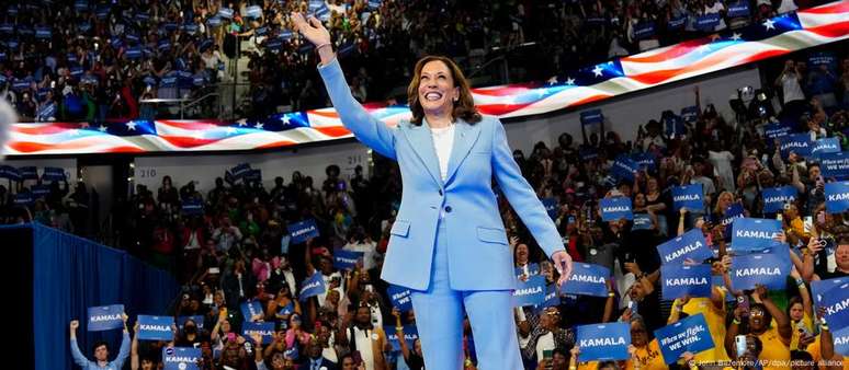 Kamala Harris deve anunciar sua decisão na terça-feira, em evento na Filadélfia