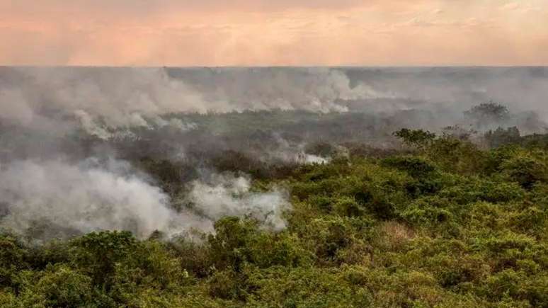 Focos de queimadas nos arredores de Corumbá