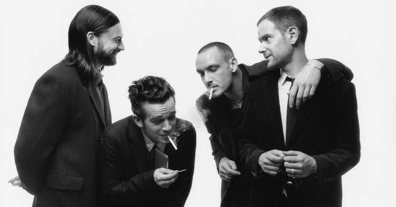 Baterista do The 1975 lança faixa solo de estreia