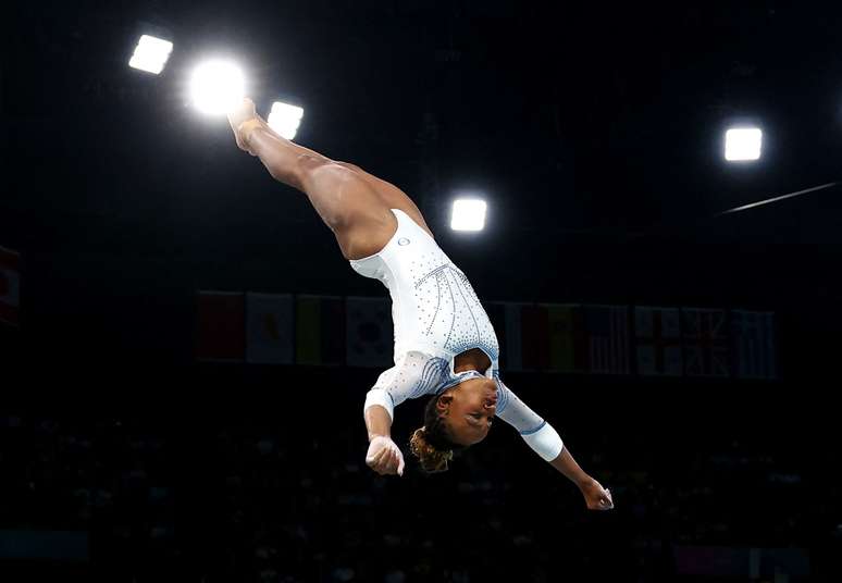 Rebeca Andrade em performance individual na Olimpíada de Paris