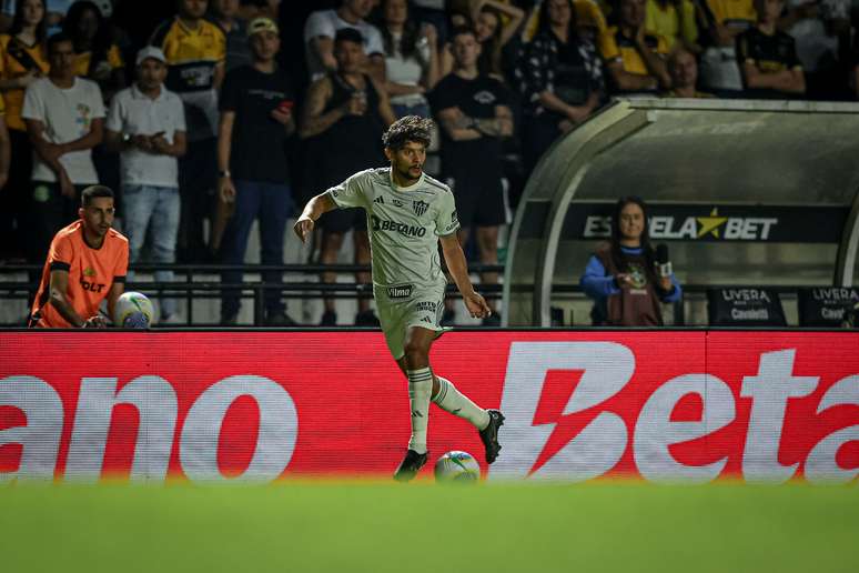 Atuações ENM: Gustavo Scarpa é o jogador mais consciente do Atlético-MG em derrota para o Criciúma.