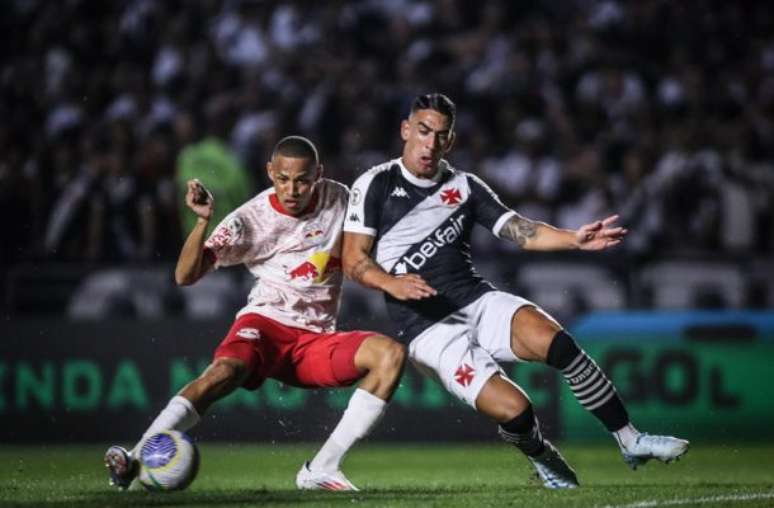 Vasco e Bragantino empatam em 2 a 2, pela 21ª rodada do Brasileirão –