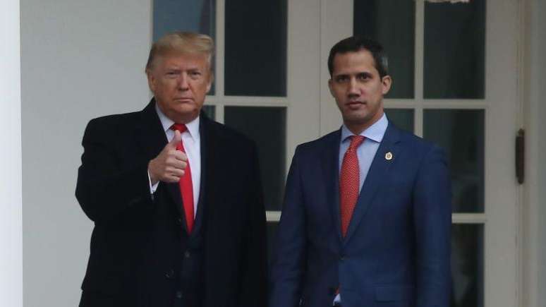 Juan Guaidó foi reconhecido como presidente interino da Venezuela por dezenas de governos, incluindo Estados Unidos e União Europeia