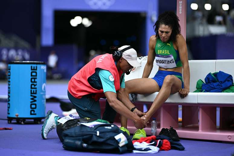 Valdileia Martins sente lesão e desiste da final do salto em altura 