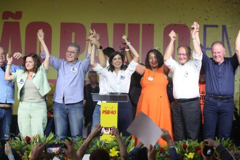 O PSB oficializou em convenção partidária a candidatura de Tabata Amaral à Prefeitura de São Paulo no fim de julho. Estavam presentes lideranças do PSB, como Geraldo Alckmin, vice-presidente da República e ministro do Desenvolvimento, Indústria, Comércio e Serviços; Carlos Siqueira, presidente nacional do partido; Márcio França, ministro do Empreendedorismo, da Microempresa e da Empresa de Pequeno Porte e a professora Lúcia França; Renato Casagrande, governador do Espírito Santo; João Campos, prefeito de Recife; e Pedro Campos, deputado federal. FOTO ALEX SILVA/ESTADÃO