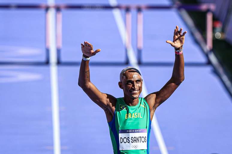 Piu é um dos semifinalistas olímpicos dos 400m com barreiras 