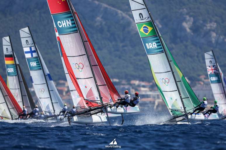 João Siemsen e Marina Arndt disputaram três regatas no Nacra 17 em Paris 24.