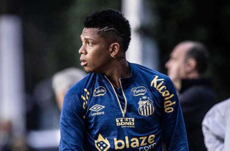 Billy Arce não tem data para estrear no Santos