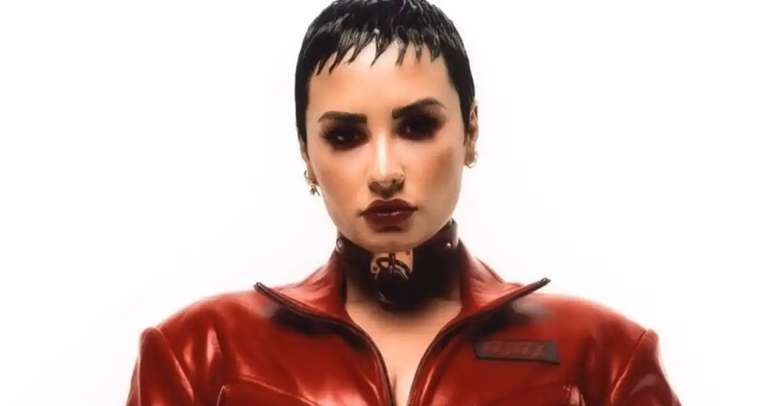 Demi Lovato apresenta nova colaboração bilíngue 'Chula'