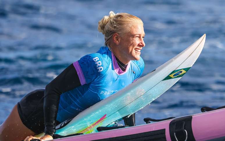 Tatiana Weston-Webb vai disputar a medalha de ouro no surf