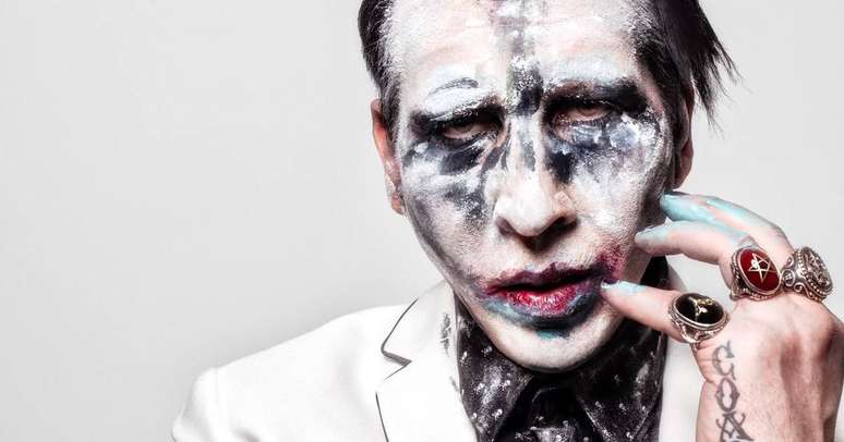 Marilyn Manson realiza show mesmo após graves acusações