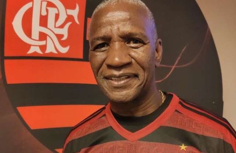 Morre Adílio, ídolo do Flamengo, aos 68 anos