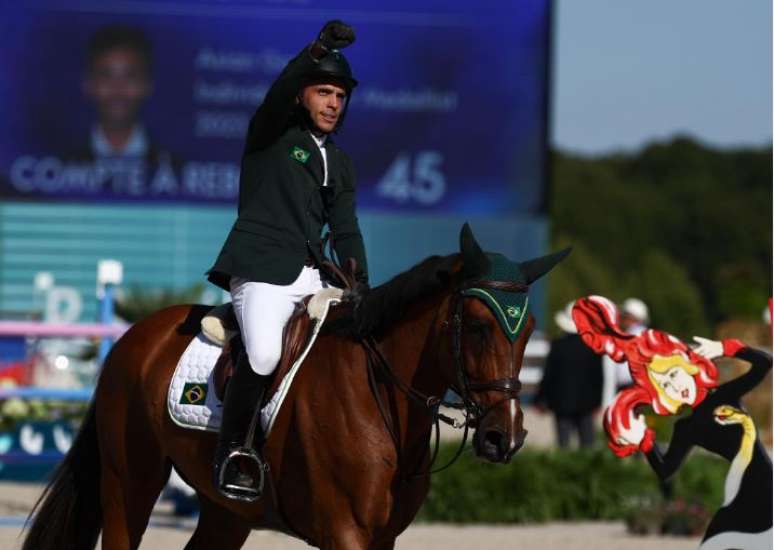 Stephan Barcha conseguiu classificação à final do hipismo