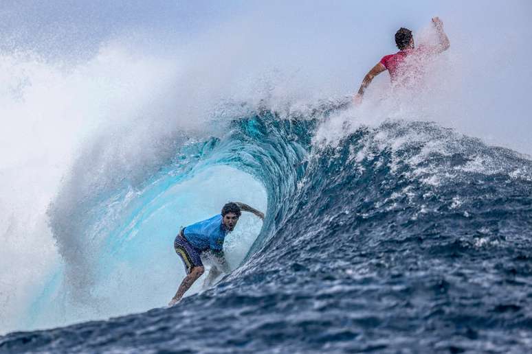 O surfista perdeu a semifinal para Jack Robinson, mas venceu do peruano Alonso Correa e garantiu o pódio em Teahupoo, no Taiti. 
