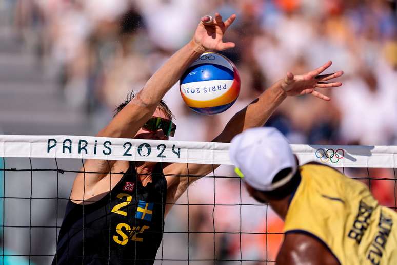 Vôlei de praia dupla é eliminada nas quartas em Paris