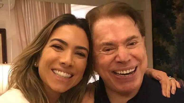 Patrícia Abravanel afirmou que Silvio Santos está melhorando 