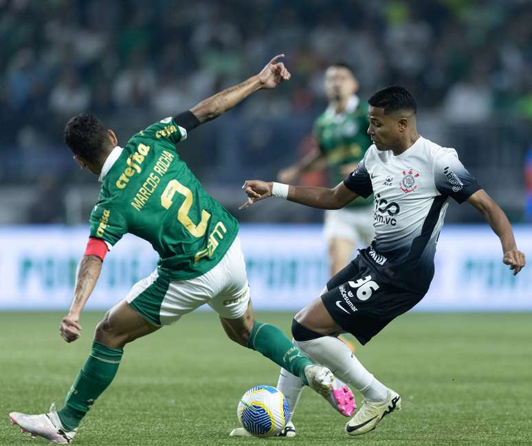 Palmeiras vence e aumenta sua vantagem histórica contra o Corinthians