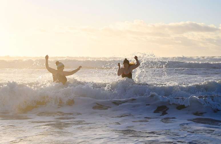 Tomar banho de mar gera uma sensação de bem estar