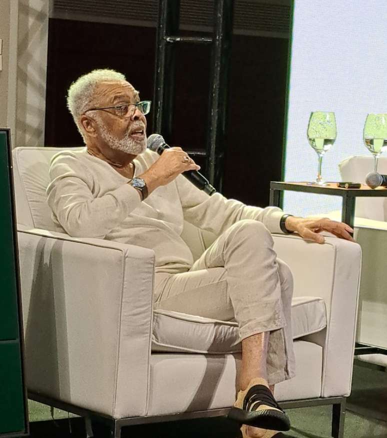 Gilberto Gil em coletiva de imprensa sobre turnê de encerramento da carreira em 6 de agosto de 2024.