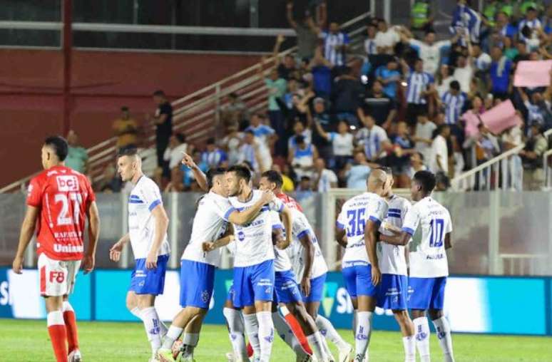 Paysandu surpreende Vila Nova atuando como visitante –