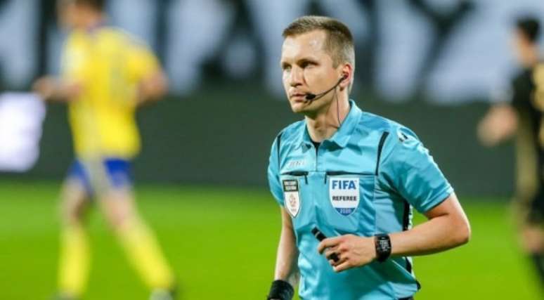 Bartosz Frankowski atuaria como árbitro principal do VAR