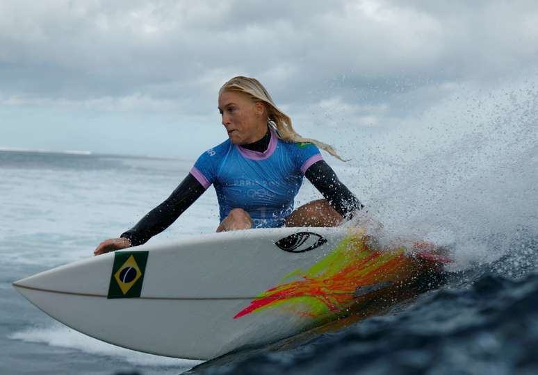 Tati Webb em ação em Teahupoo