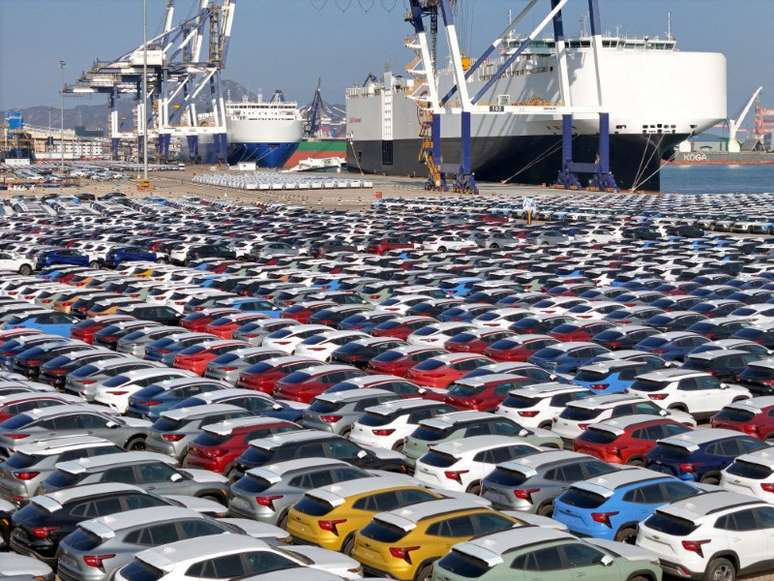 Carros a serem exportados no porto de Yantai, China
10/01/2024. China Daily via REUTERS//File Photo