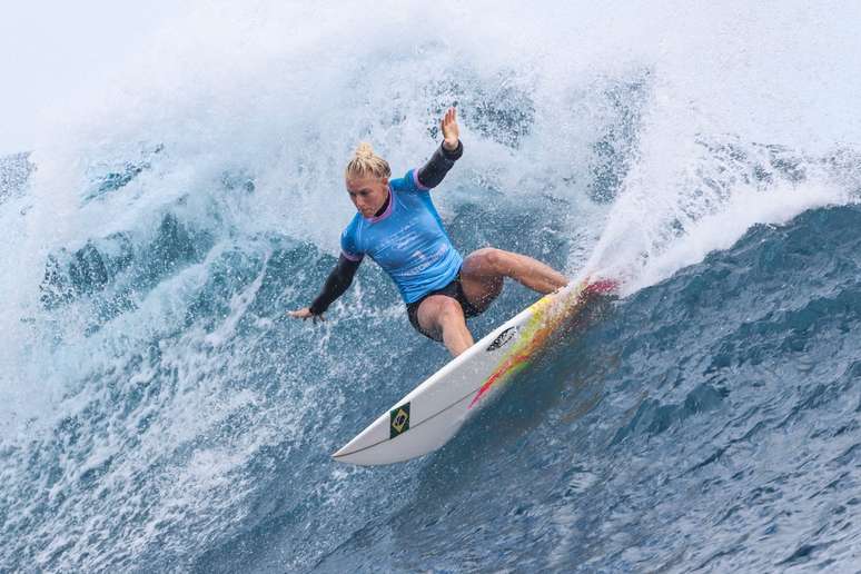 Tatiana Weston-Webb em Teahupo'o. 