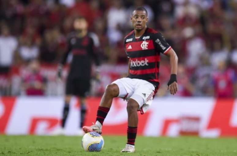 De la Cruz desfalca Flamengo contra o Palmeiras –