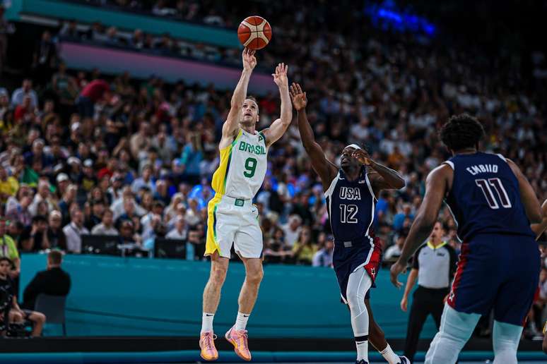 Brasil x EUA no basquete masculino nos Jogos de Paris.