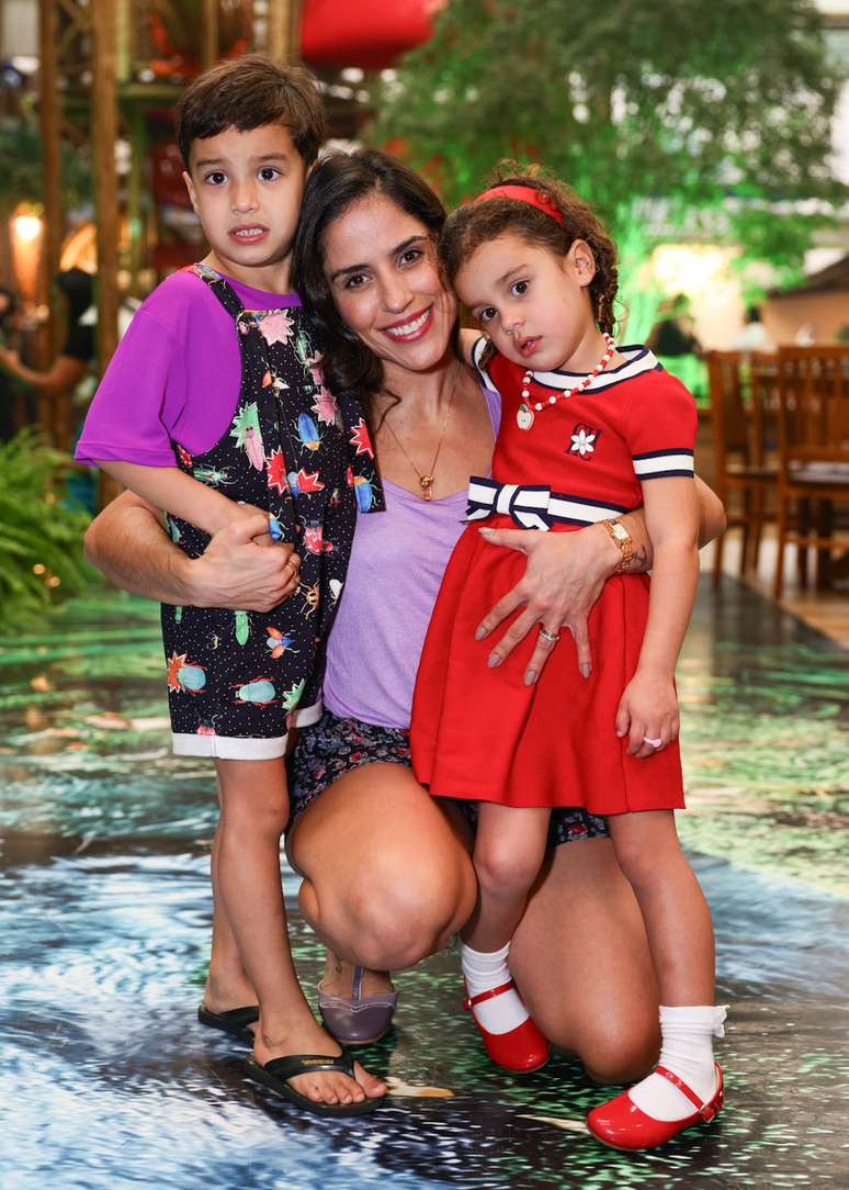 Camilla Camargo e os filhos 