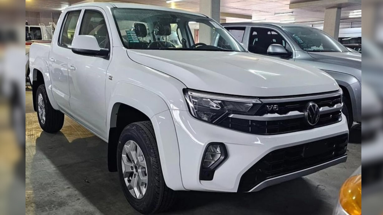 Novo Volkswagen Amarok Comfortline flagrado sem camuflagem