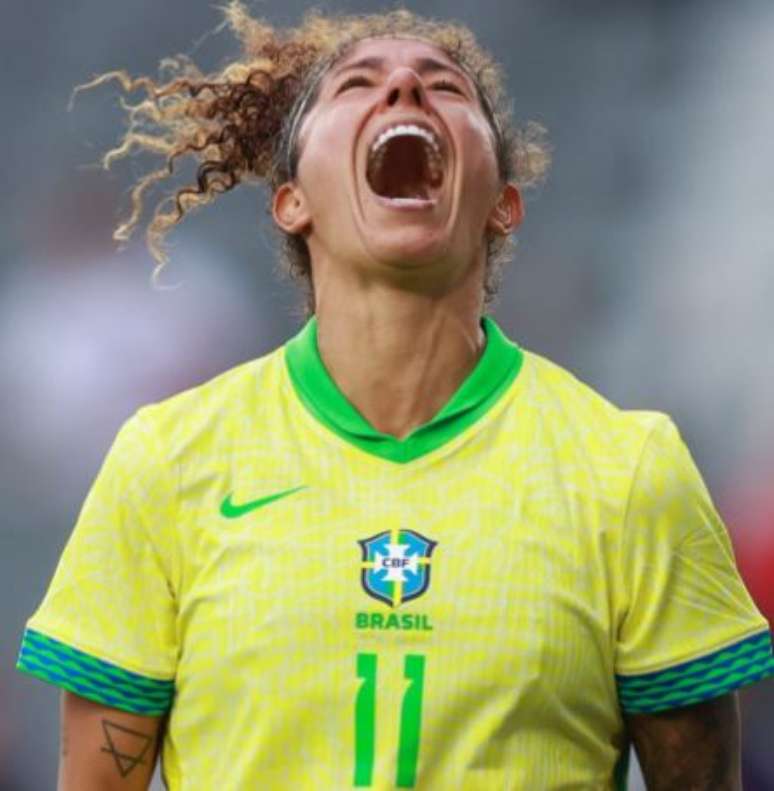 Cristiane vestiu a camisa 11 da seleção brasileira feminina de futebol e foi artilheira