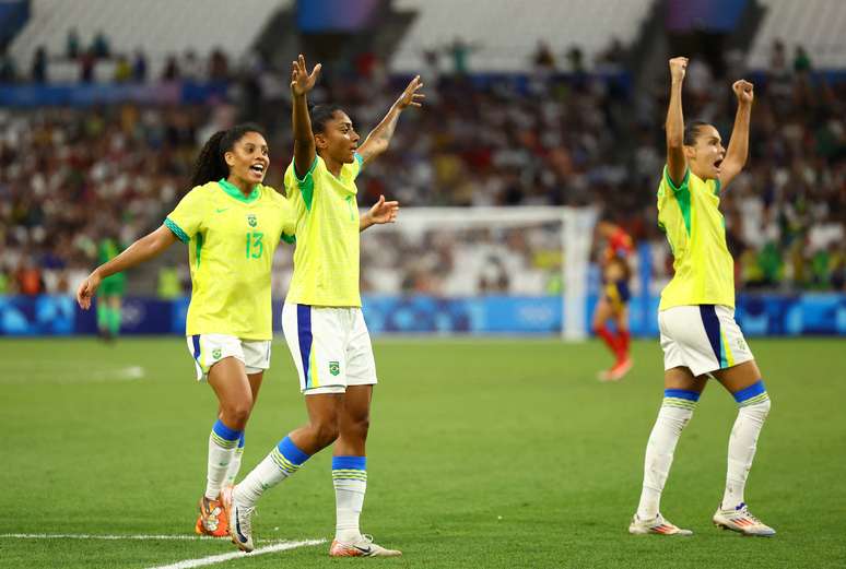 Jogadoras da seleção comemoram classificação à final dos Jogos de Paris