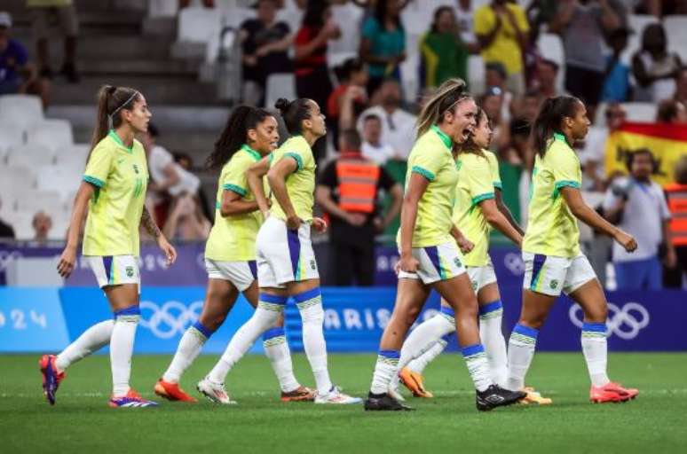 Jogadoras do Brasil comemoram classificação para a final dos Jogo Olímpicos de Paris