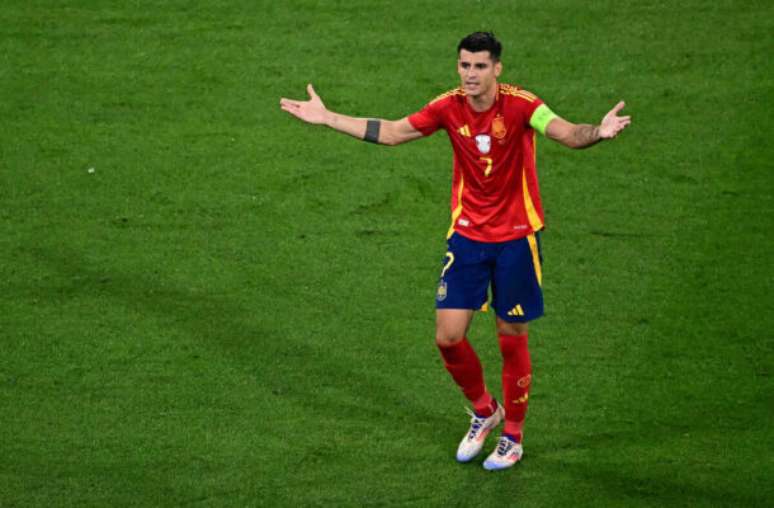 Uefa puniu Morata e Rodri por cantos ofensivos à Gibraltar –