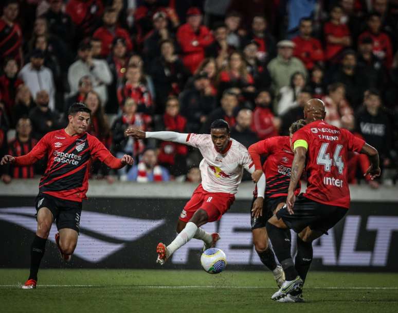 Confronto de volta entre o Braga e o Furacão acontece às 19 horas desta quarta-feira, 7, no Nabizão. 