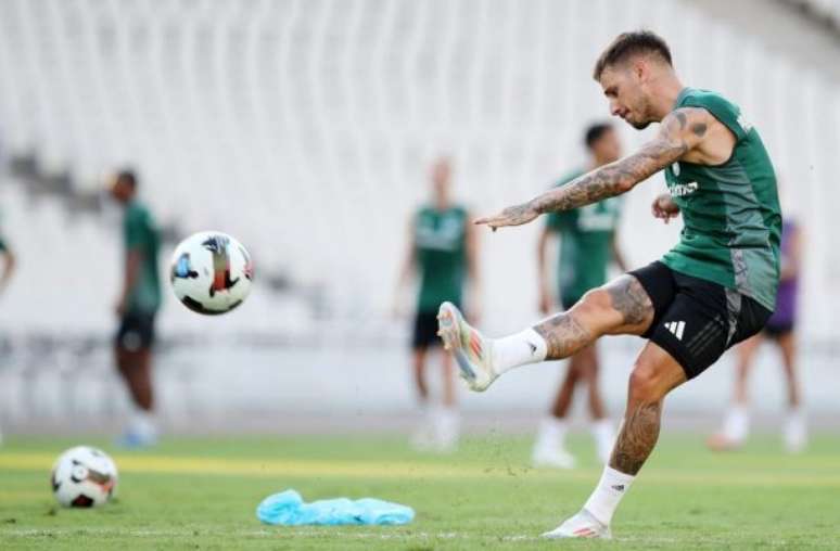 Jogadores do Panathinaikos durante treinamento da equipe –