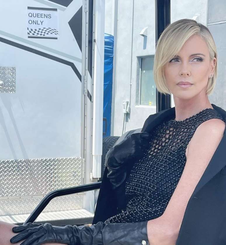 A atriz Charlize Theron faz 49 anos em 7/8/2024. Nascida em Benoni, na África do Sul , é uma das personalidades que unem talento e beleza no cinema americano. Oscar de Melhor Atriz por Monster, em 2004, Charlize é uma diva que se une a outras beldades loiras de sucesso no telão. Veja algumas.