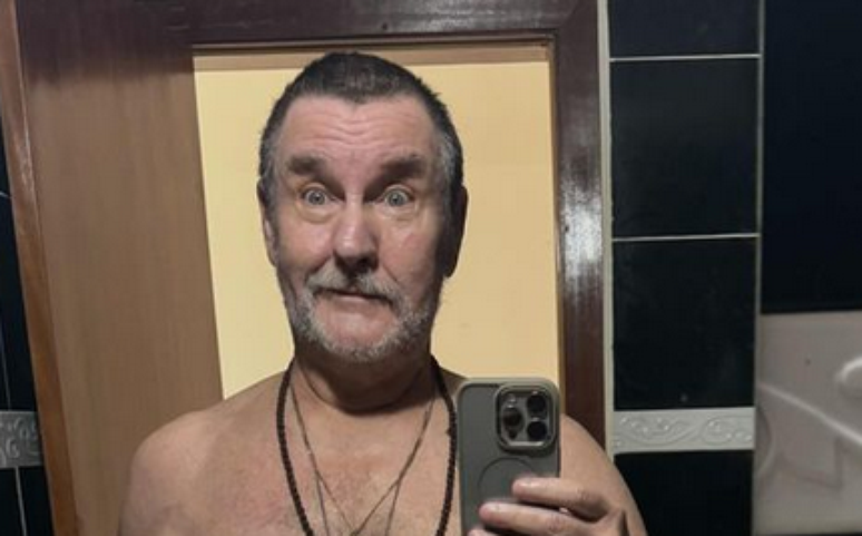 Antonio Calloni surpreende seguidores com foto sem camisa: 'Tentei sensualizar'