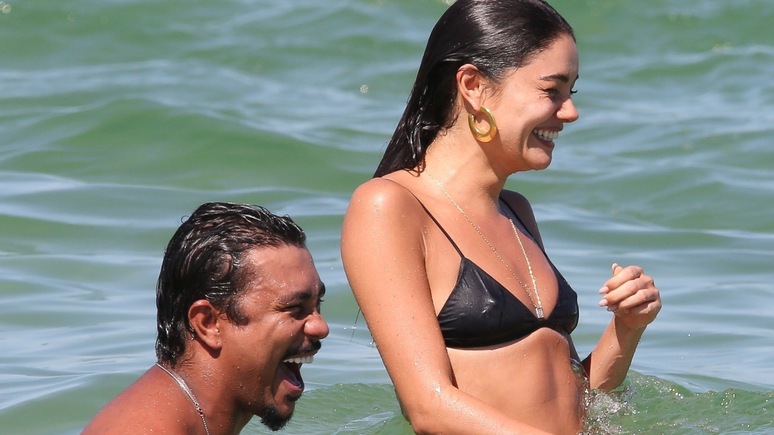 Sophie Charlotte e Xamã foram clicados na praia