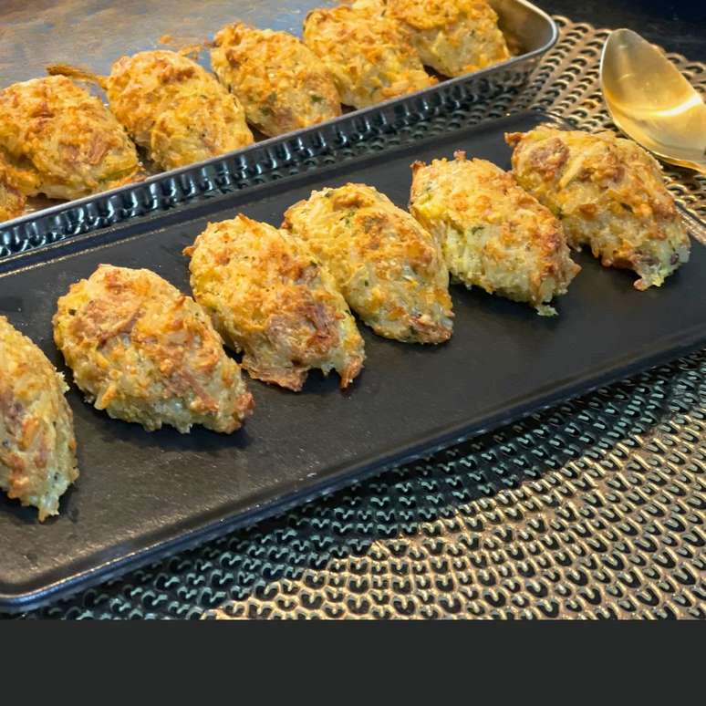 BOLINHO DE ARROZ E ATUM