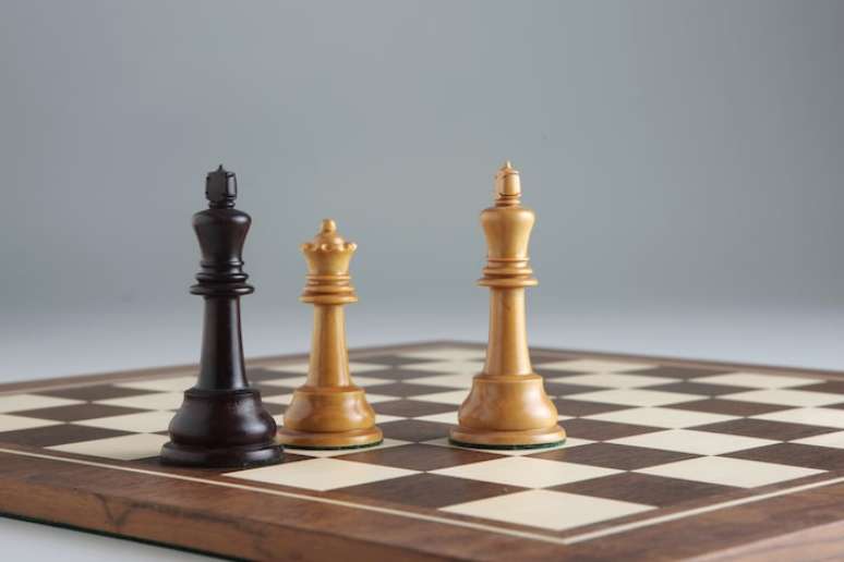 Campe&atilde; russa de xadrez foi suspensa ap&oacute;s tentar envenenar.