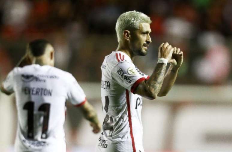 Arrascaeta em ação contra o Palmeiras