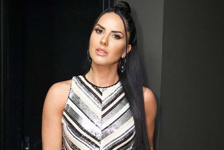 Graciele Lacerda usou macac&atilde;o para celebrar o anivers&aacute;rio da sogra 