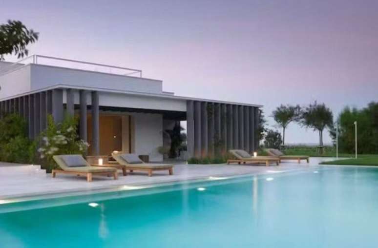 Vista a&eacute;rea da resid&ecirc;ncia de luxo de Messi em Ibiza &ndash;