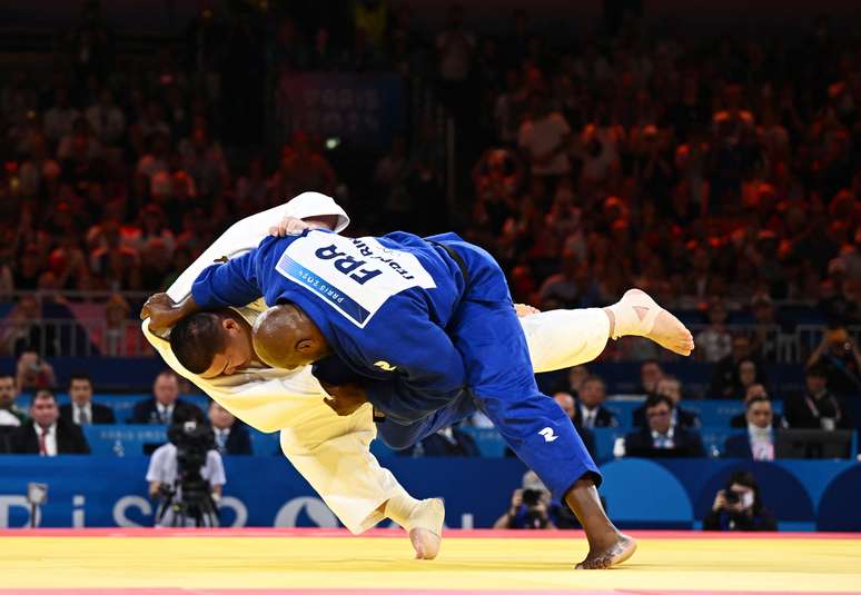 Teddy Riner escreve carta para rival japonês derrotado duas vezes por ele em Paris