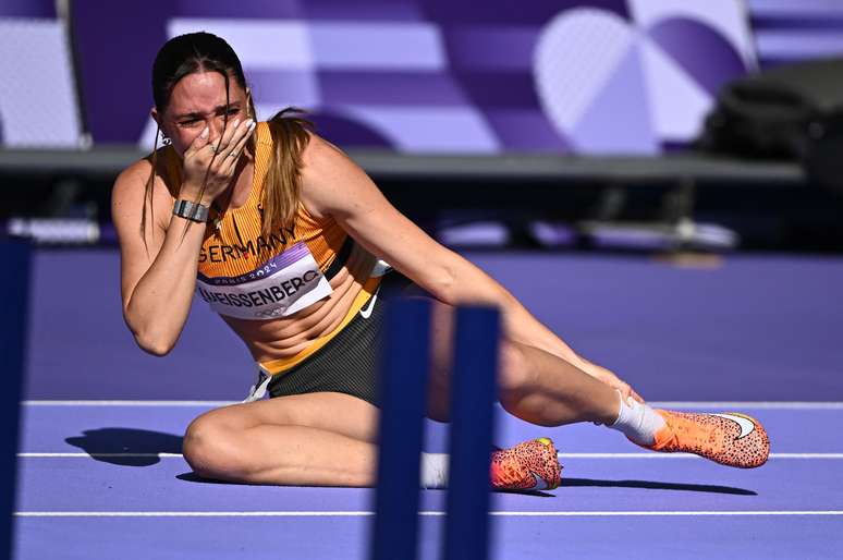 Alemã Sophie Weissenberg se lesiona durante aquecimento do heptatlo